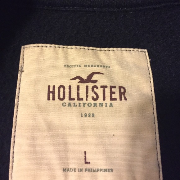 Hollister sweater - Picture 2 of 3
