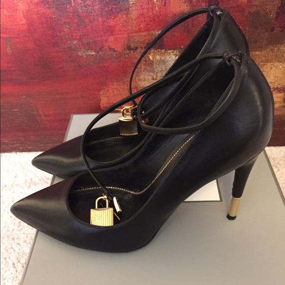 Tom Ford Padlock Ankle-Wrap Leather Pump 🔐🔐 - Picture 3 of 3