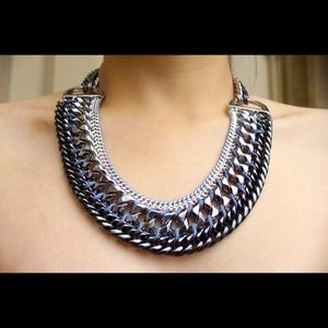 Stella & Dot Femme Fatale necklace