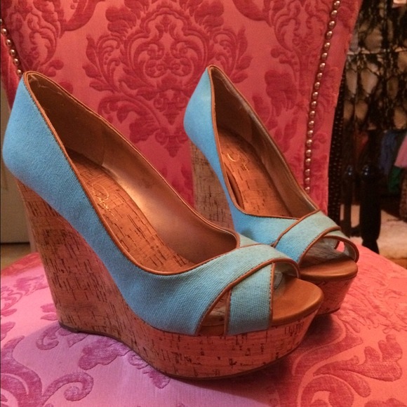 Blue wedges