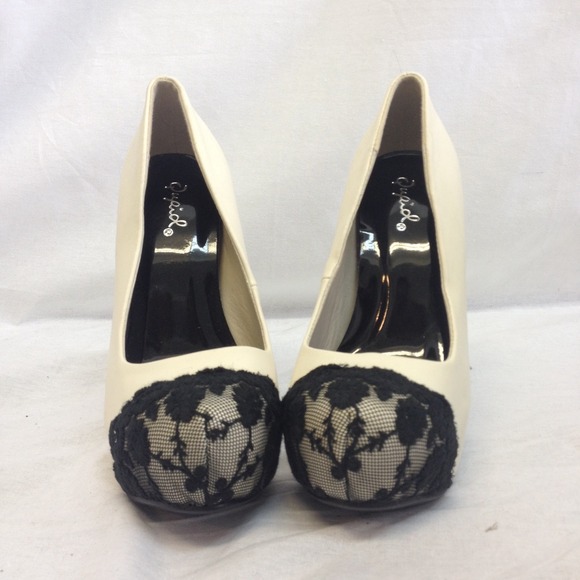 Qupid cream lace pumps