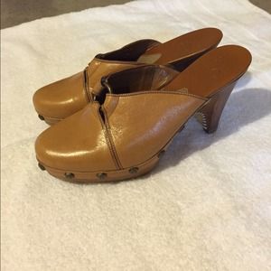 Tan Slide Boot-cut wooden heel