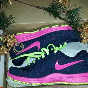 New Womens nikes