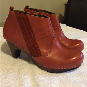 Pink Cider Press Clogs