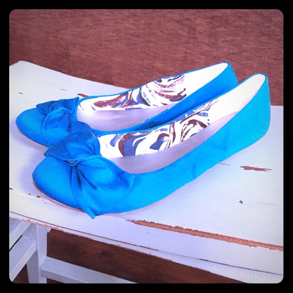 Shoes - Adorable never worn blue flats!