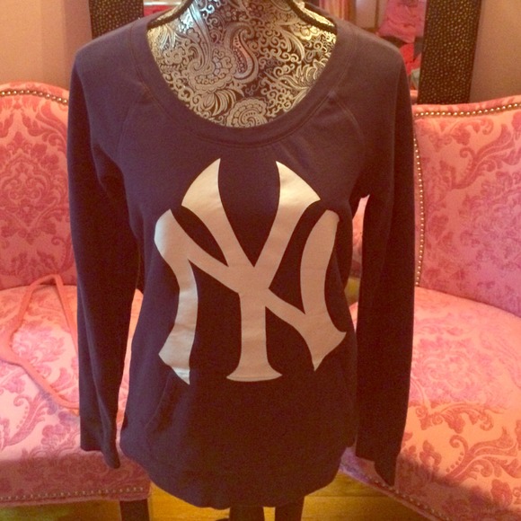 Navy yankee VS sweatshirt