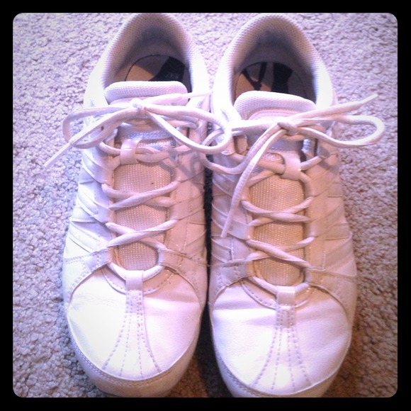 Nike tennis shoes