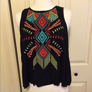 Boutique top large fits like small