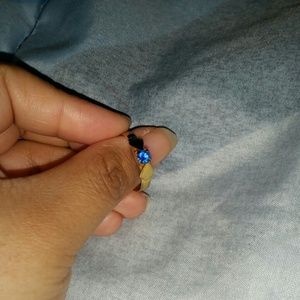 10k yellow gold and blue sapphire stone ring