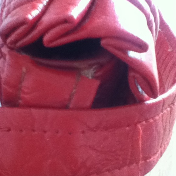 Red Ruffle Purse - Picture 3 of 4