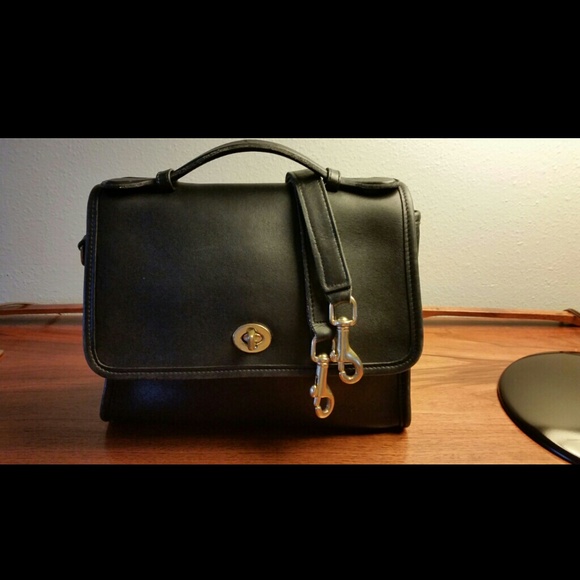 Coach Handbags - Coach Court Messenger bag #9870