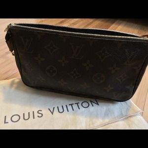 Louie Vuitton Pochette