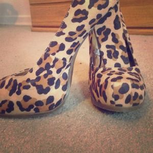 Leopard heels ! 🐯