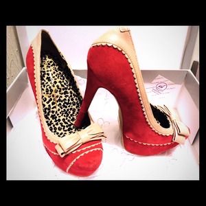 Red Suede Jessica Simpson Pumps