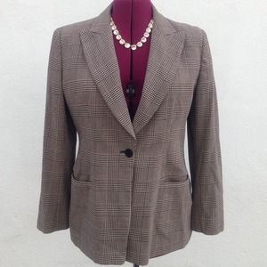 Georgio Armani Jackets & Coats - ⭐️Georgio Armani retro-vintage designer blazer Georgio Armani Jackets & Coats - ⭐️Georgio Armani retro-vintage designer blazer