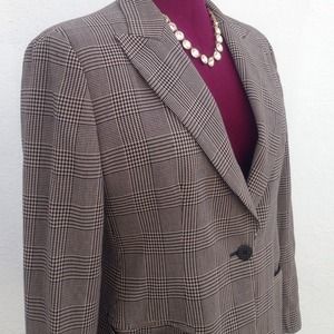 Georgio Armani Jackets & Coats - ⭐️Georgio Armani retro-vintage designer blazer Georgio Armani Jackets & Coats - ⭐️Georgio Armani retro-vintage designer blazer