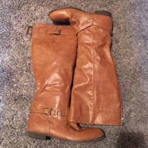 Brown/tan riding boots