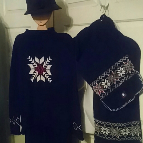 SALE. NWOT NEVER WORN SWEATER AND SCARF - Picture 3 of 3