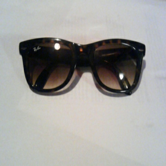 Sunglasse