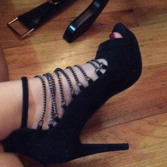 very sexy chain black suede high heel