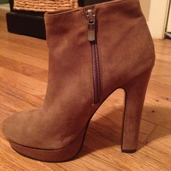 NEVER WORN,FREESEPHORAEYESHADOW paletw. purchase - Picture 3 of 4