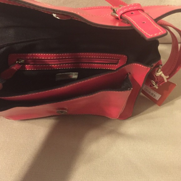 Fuchsia satchel - Picture 4 of 4
