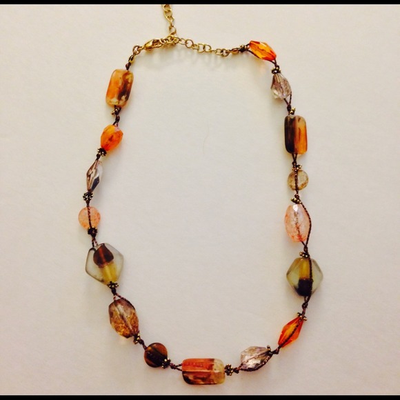 Multicolored single strand necklace