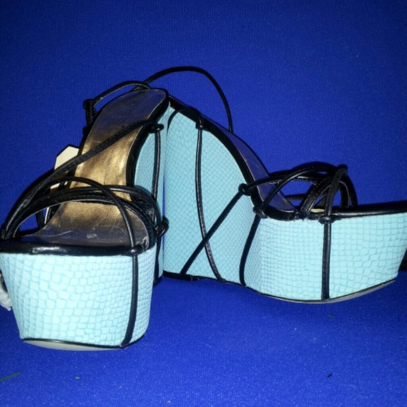 Shoes - Picture 1 of 1