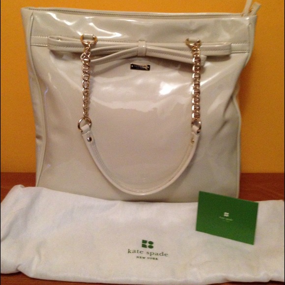 Kate Spade beige patent leather tote w gold chains