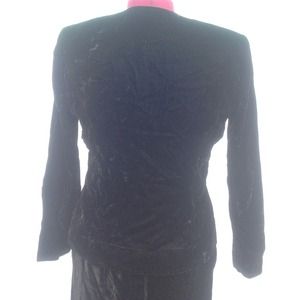 Vintage Jackets & Coats - ⭐️Vintage black/gold velvet jacket Vintage Jackets & Coats - ⭐️Vintage black/gold velvet jacket