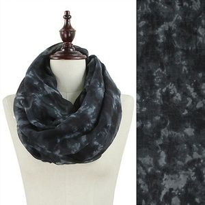 *Sold as part of Bundle* Smokey Infinity Scarf NWT