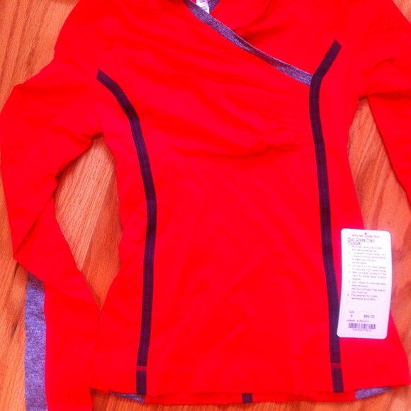 Lululemon Run: Cross train pullover 4 - Picture 2 of 3