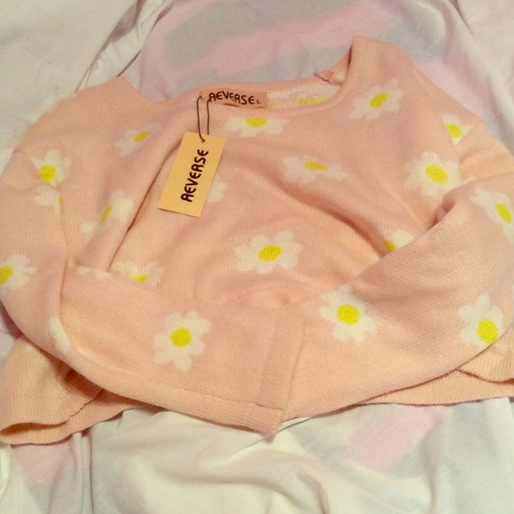 Reverse crop sweater
