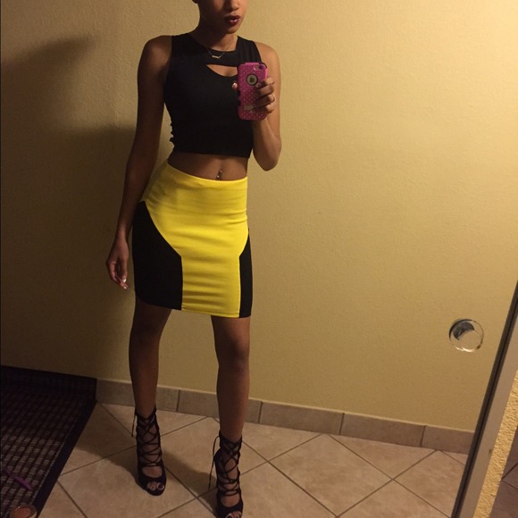 Outfit - Picture 1 of 1