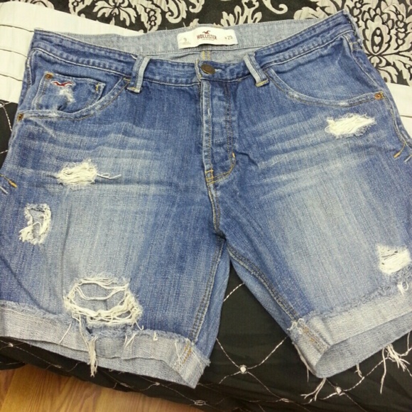 Hollister Bermuda Shorts. Distressed. 9