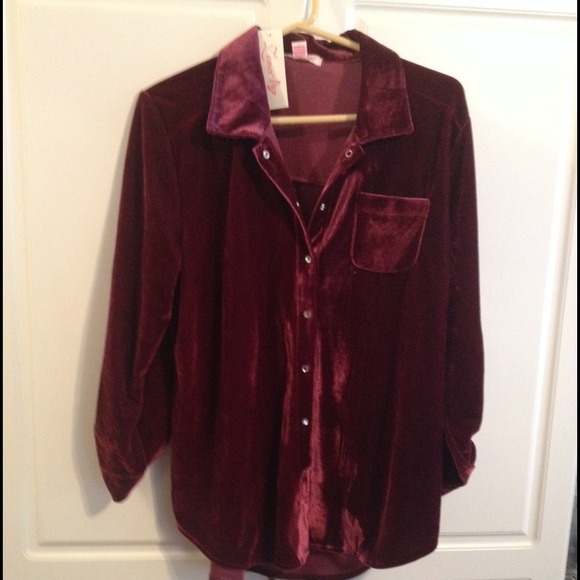Maroon velvet shirt - Picture 1 of 4