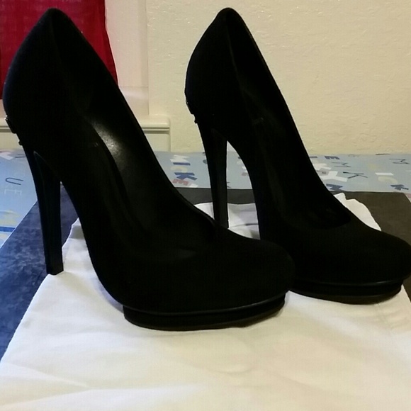 SOLD!! Tory burch black suede heels size 6 - Picture 1 of 4