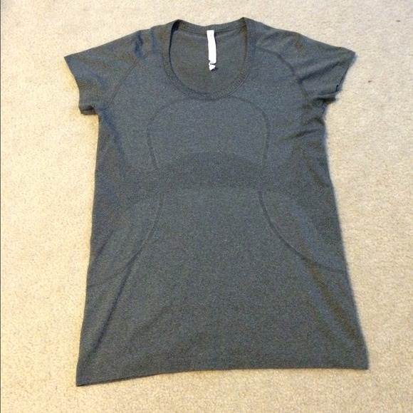 LULULEMON Short Sleeve Scoop