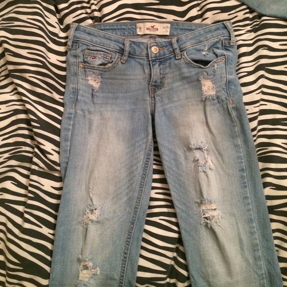 Distressed blue skinny jean - Picture 2 of 3