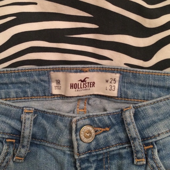 Distressed blue skinny jean - Picture 3 of 3