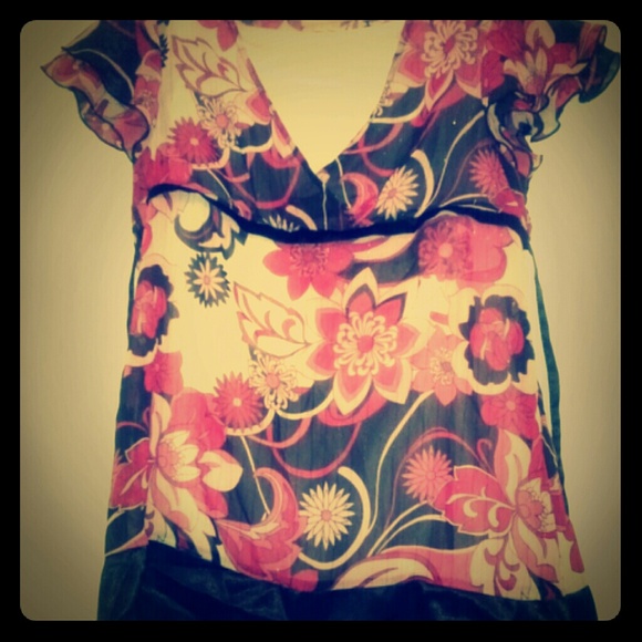 Floral fuchsia top