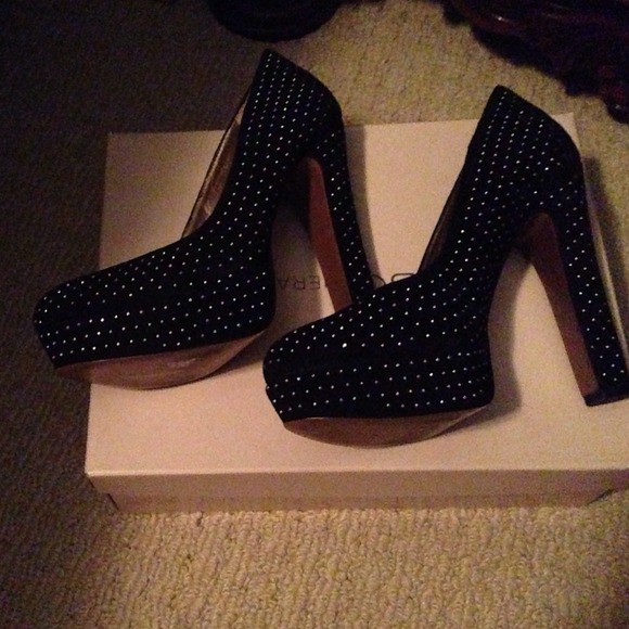 BCBGeneration - Picture 3 of 4