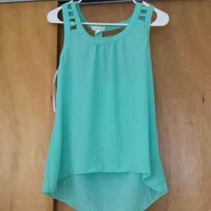 Turquoise top with open back