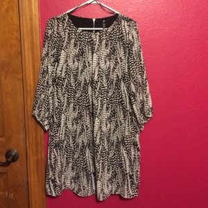 SALE!!! NEW loose feather pattern dress