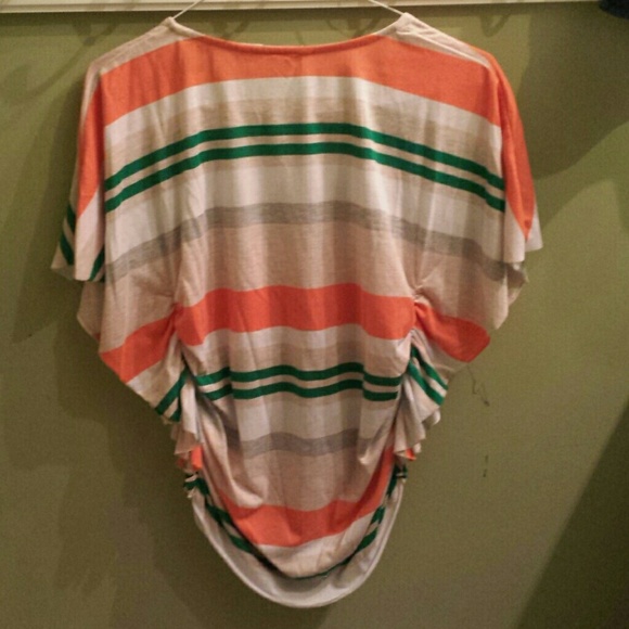 Flowy Striped Top - Picture 2 of 3