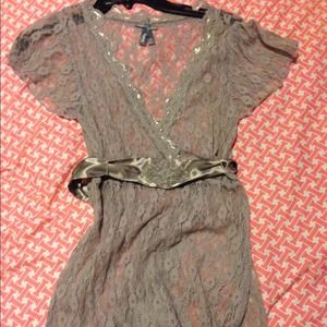 Grey lace shirt 🎀