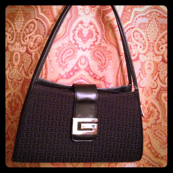 Guess purse
