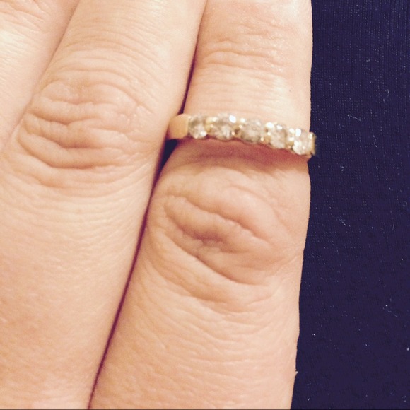 Five Diamond and 14k gold ring