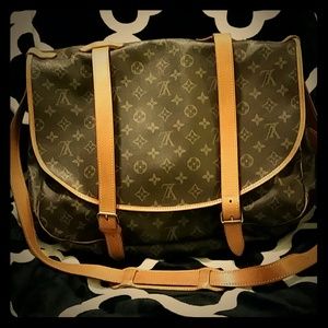 100% Authentic Louis Vuitton Saumur 43