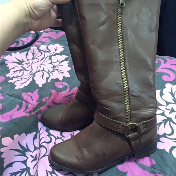 Brown boots